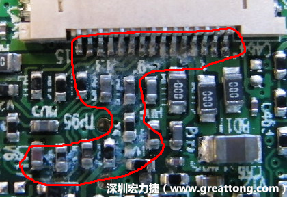 電路板疑似腐蝕氧化，懷疑電流異常過熱造成