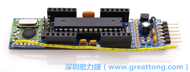 JeeLabs的尚?克勞德?威普樂(lè)（Jean-Claude Wippler）以RBBB為基礎(chǔ)設(shè)計(jì)出JeeNode，JeeNode使用不同的排針并加裝了SPI無(wú)線端口以提供無(wú)線傳輸使用。 使用EAGLE