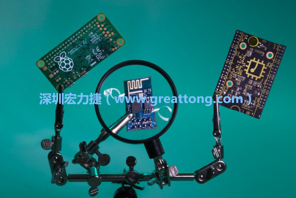 A Raspberry Pi Zero、ESP8266和CHIP。