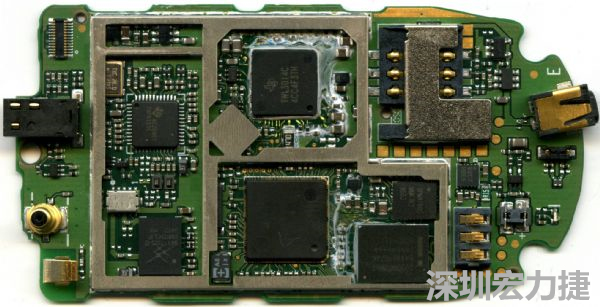 在射頻、核心處理器、高速記憶體等高頻元件區(qū)塊，可使用金屬屏蔽方式改善產(chǎn)品EMI影響問題。